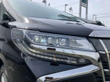 明るいLEDヘッドライトです!デザイン性も良いですね!