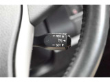 アクセルから足を離しても設定速度で走り続けてくれます。高速道路での長距離移動が楽になりますよ♪