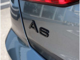 Audi正規ディーラーが高品質をお約束。高度な訓練・教育を受けたAudi専任メカニックが、100項目にもおよぶ精密な点検を実施。すべてクリアしたAudi車だけ、あなたのお手元に届けられるのです