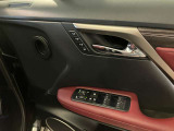 運転の操作性、快適性、など全ては、シートポジションから始まります。シートメモリーは、重要な機能です。