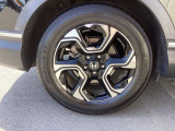 純正アルミホイールです。足元が引き立つので、車全体のイメージがアップしますよ!