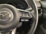 MRCC(マツダレーダークルーズコントロール)は先行車との車間を維持しながら追従走行を行い、長距離でのドライバー負担を軽減させてくれます。