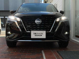白い光で明るいLEDヘッドライト。フォグランプも装備して安全運転をサポート。トンネルなどで便利なオートライト、対向車や先行車・周囲の明るさでハイ/ローを自動で切替えるハイビームアシストも付いています!