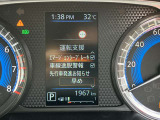 メーター内のディスプレイには運転をサポートするさまざまな情報を表示。