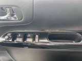 快適なドライブを楽しむための機能が装備されています!運転席から触れるので、使いやすいです!