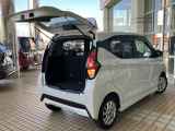 ◆車線逸脱防止支援システム◆走行車線の右側もしくは、左側のレーンマーカーに近づくとメーター内の警告灯が点滅と同時にブレーキを短時間制御し、車両を車線内に戻す方向に制御してくれます!
