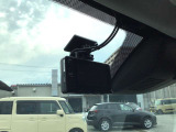 ドライブレコーダー付き!前後2カメラで安心して運転できます。