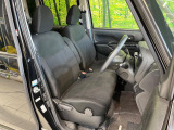 運転席シート廻りは使用感も少なく、良好な状態となっています。丁寧に使われていたことがよくわかりますね。