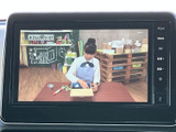 停車時にテレビを楽しむことができ、ひとときのリラックスタイムを提供します。移動時間の有効活用にもつながります。