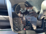 【エアコン】『エアコン装備』の画像になります。暑い夏でも寒い冬でも、車内に快適な空気を届けるので、いつでも快適な車内空間を創り上げます!