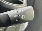 操作に迷うことなく、スムーズなウインカー操作をサポート。視認性の高い表示で、安全運転を心がけられます。