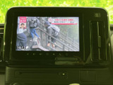 停車時にテレビ番組を視聴可能。移動時間も有効活用できます。お好みの番組を楽しみながら、快適なひとときを過ごせます。