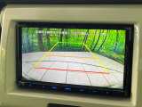 【バックカメラ】駐車時に後方がリアルタイム映像で確認できます。大型商業施設や立体駐車場での駐車時や、夜間のバック時に大活躍!運転スキルに関わらず、今や必須となった装備のひとつです!