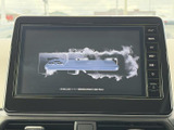 停車中に、地上デジタル放送や動画コンテンツを楽しめます。長距離移動も退屈知らず。充実した時間を車内でも過ごせる、快適な装備です。