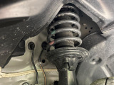 お車を安心してお乗りいただく為には、足回りの定期点検が欠かせません。サービスサポート(有償保証)では無料点検もご提供しており、安心のカーライフをお過ごしいただけるサポート体制が整っています。
