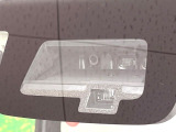 【スズキ セーフティサポート】走行中に前方の車両等を認識し、衝突しそうな時は警報とブレーキで衝突回避と被害軽減をアシスト。より安全にドライブをお楽しみいただけます。