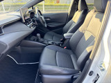 運転席からの視界も良好で、安全な運転をサポートします。操作系の配置も考えられており、使いやすさも優れています。