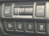 【パワーバックドア】スマートキーや運転席のボタンを押すだけでリアゲートが自動で開閉します!荷物を持っている時や、高い位置にあるバックドアを閉める際に便利な機能です♪