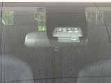 【トヨタセーフティセンスC】走行中に前方の車両等を認識し、衝突しそうな時は警報とブレーキで衝突回避と被害軽減をアシスト。より安全にドライブをお楽しみいただけます。