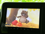 停車時に映像を楽しめるエンターテイメント機能。コンテンツを楽しんで、ちょっとした休憩時間も充実させましょう。