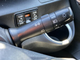 視認性の高いウインカーレバー。安全運転をサポートする、重要な操作部です。