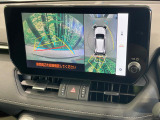 【パノラミックビューモニター】専用のカメラにより、上から見下ろしたような視点で360度クルマの周囲を確認することができます☆死角部分も確認しやすく、狭い場所での切り返しや駐車もスムーズに行えます。