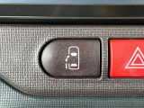 【パワースライドドア】スマートキーや運転席のスイッチでスライドドアの開閉が可能♪電動だから力を入れてドアを開ける必要が無く、小さいお子様でも、重い荷物を持っている時もラクに開け閉めできます♪