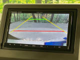 【バックカメラ】駐車時に後方がリアルタイム映像で確認できます。大型商業施設や立体駐車場での駐車時や、夜間のバック時に大活躍!運転スキルに関わらず、今や必須となった装備のひとつです!