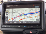 詳細な地図情報が表示され、安全なルート選択をサポートします。スムーズなナビゲーションを実現します。