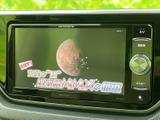 停車時に映像を楽しめるTVモニター。お子様連れのお出かけの際に、後部座席で快適なエンターテイメントを提供します。