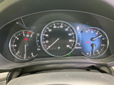 シンプルで視認性の高いメーターデザイン。必要な情報をひと目で確認でき、運転に集中できます。