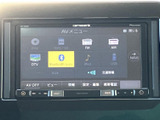 多彩なメディアに対応し、お好みの音楽を高品質で楽しめます。Bluetooth接続も可能で、スマートフォンとの連携も簡単です。