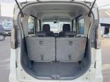 普段のお買い物や通勤、送迎等に十分な荷室スペースを確保しております。セカンドシートを倒すと、大きな荷物の積載も可能です♪