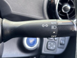 【オートライト(AUTO)】外の明るさをシステムが感知して、自動でヘッドライトが点灯します。ヘッドライトをつけ忘れを防ぐ便利機能です。
