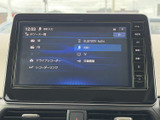 多様なソースに対応し、お好みの音楽を楽しめます。直感的な操作性で、自分だけのサウンド空間を演出。ドライブ中のエンターテイメントをより一層豊かに。