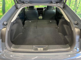 普段のお買い物や通勤、送迎等に十分な荷室スペースを確保しております。セカンドシートを倒すと、大きな荷物の積載も可能です♪