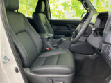 広々とした空間で、ゆったりとくつろげるシートが魅力です。シートアレンジで、荷物もたっぷり積めます。