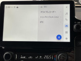 先進のナビゲーションシステムを搭載。目的地設定や情報検索がスムーズに行えます。快適なドライブをサポートします。