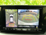 駐車や後退時の安全をサポート。後方を確認しやすく、初心者の方や運転に自信のない方にも安心です。