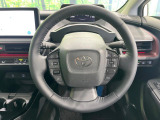 インテリアに合わせたデザインのステアリングは、運転される方のことも考え、運転しやすい形状、大きさです。是非一度、実際に触ってお確かめください。