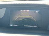 【バックモニター】後ろのカメラの映像をモニターに映し出すことができます!後方の見えない死角や、障害物との距離感をしっかり確認することができます!駐車が苦手な方におすすめです。