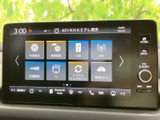 駐車時や後退時の安全をサポートするバックモニターを搭載。後方視界を確保し、スムーズな運転を支援します。