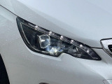 ●LEDヘッドライト:夜間走行時も良好な視界を確保し安心して運転できる高輝度LEDヘッドライトを装備!点灯速度が早く、消費電力も抑えられています。