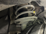 お車を安心してお乗りいただく為には、足回りの定期点検が欠かせません。サービスサポート(有償保証)では無料点検もご提供しており、安心のカーライフをお過ごしいただけるサポート体制が整っています。