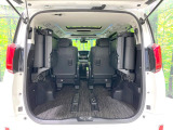 普段のお買い物や通勤、送迎等に十分な荷室スペースを確保しております。セカンドシートを倒すと、大きな荷物の積載も可能です♪