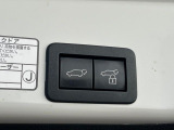 【パワーバックドア】スマートキーや運転席のボタンを押すだけでリアゲートが自動で開閉します!荷物を持っている時や、高い位置にあるバックドアを閉める際に便利な機能です♪