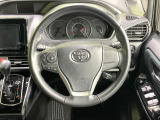 【純正革巻きステアリング】上質な革を使用することで、手にしっかり馴染みとても運転しやすいハンドルです♪