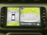 駐車時の後方確認をサポート。狭い場所でも安全にバックをすることができます。