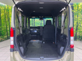 普段のお買い物や通勤、送迎等に十分な荷室スペースを確保しております。セカンドシートを倒すと、大きな荷物の積載も可能です♪
