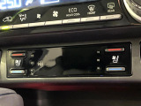 【シートヒーター&ベンチレーション】夏場は涼しい風でお尻や背中の熱やムレを防ぎ、冬はエアコンよりも早く温まってポカポカに!季節を問わず快適に過ごせます。